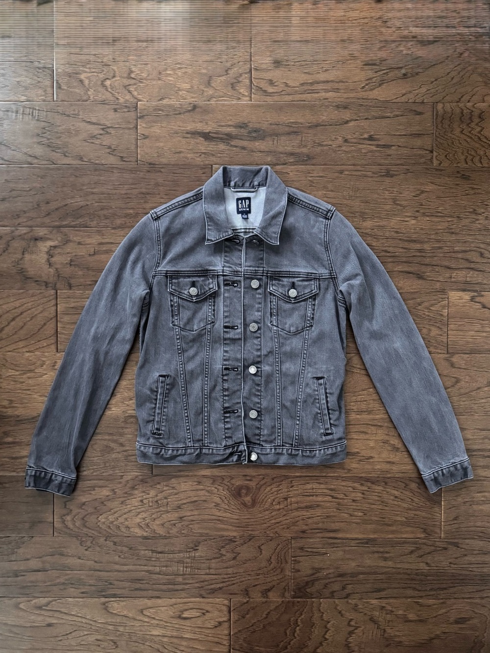 EUC GAP Soft Wear Icon Denim Jacket Grey Wash Size Small